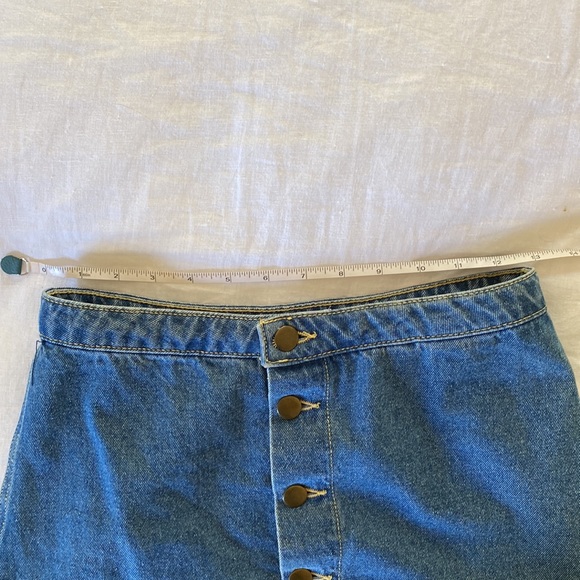 American apparel button down jean mini skirt. Small. - Picture 4 of 6